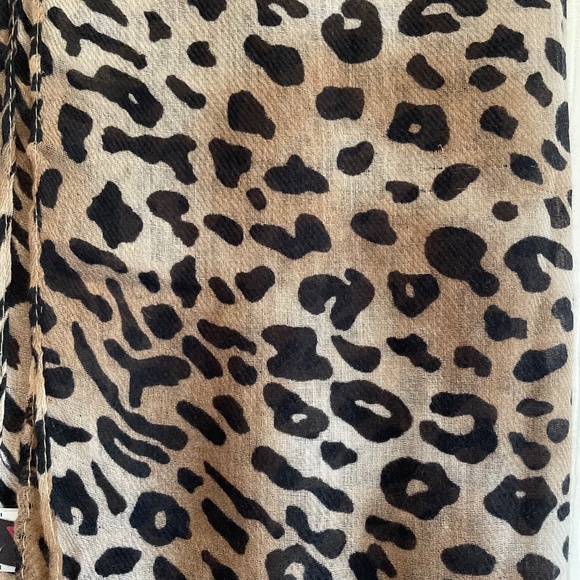 NWT Leopard Animal Print shawl Scarf sarong with Black Fringe Tassels - Picture 2 of 4